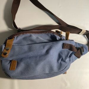 David nile mens blue denim fanny pack.
